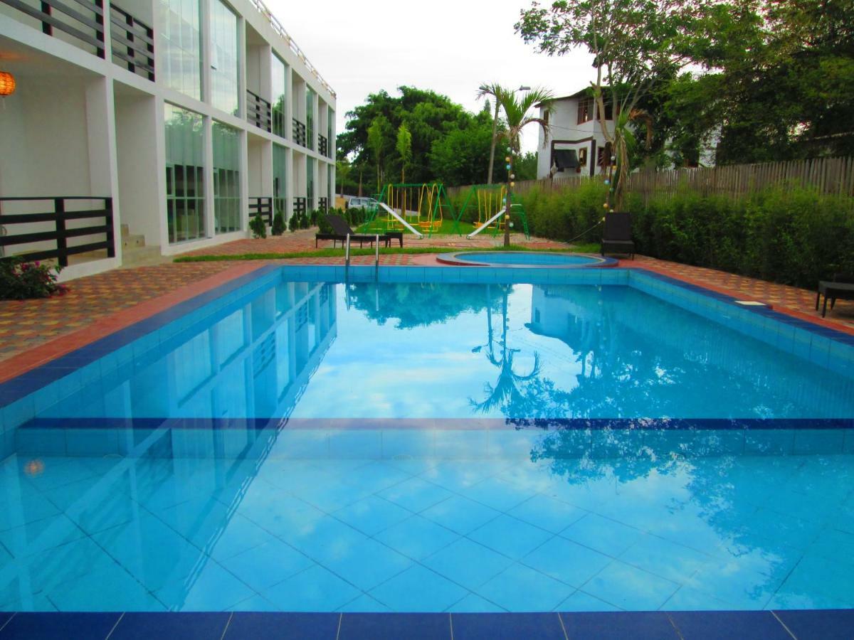 Ocean Blue Hotel Olon Luaran gambar